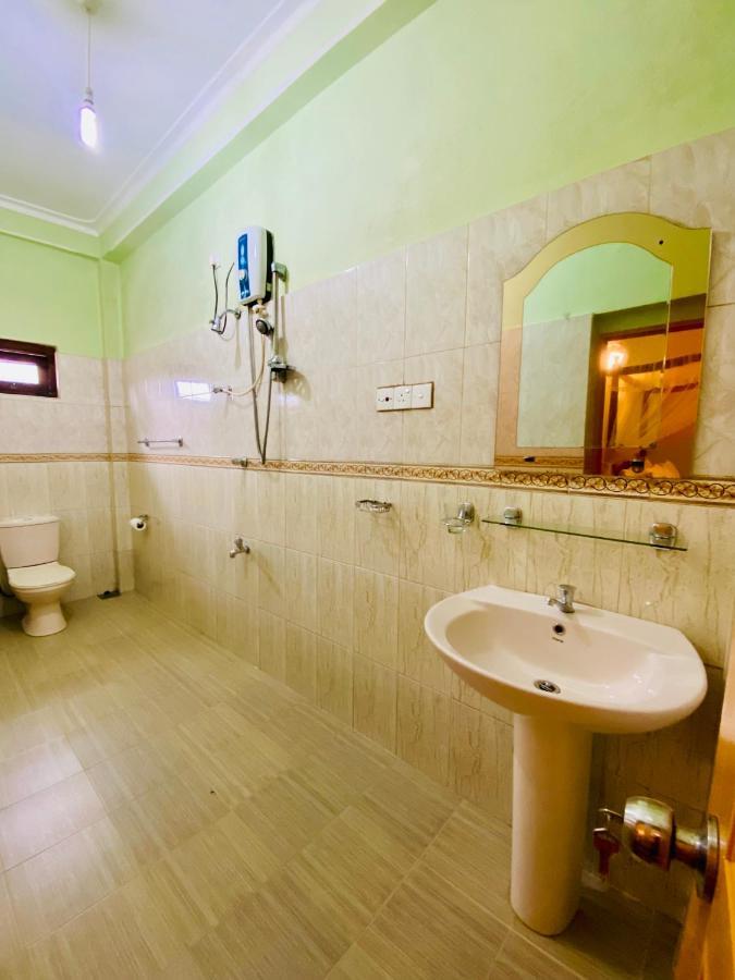Montana Rest Hotel Анурадхапура Екстериор снимка