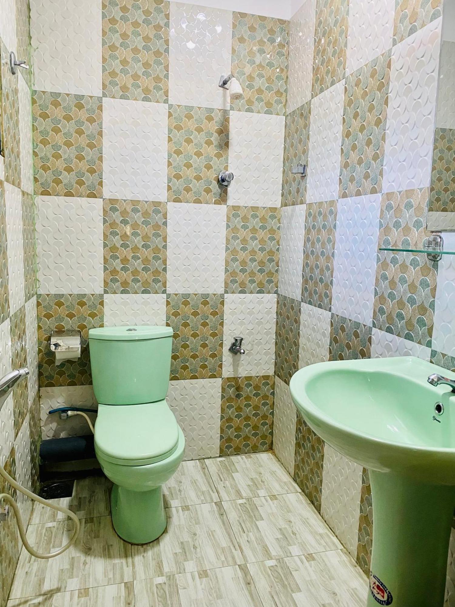 Montana Rest Hotel Анурадхапура Екстериор снимка