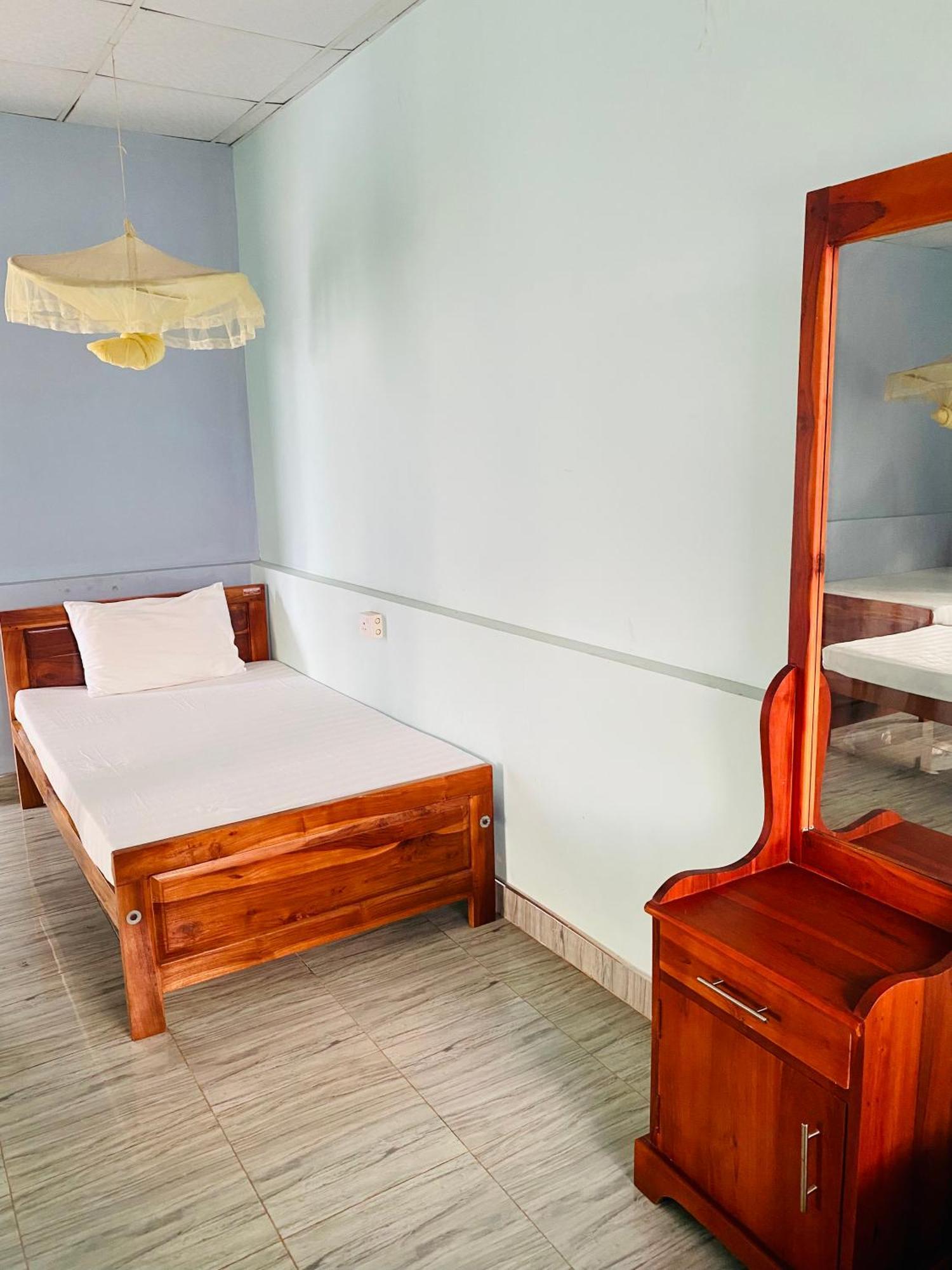 Montana Rest Hotel Анурадхапура Екстериор снимка
