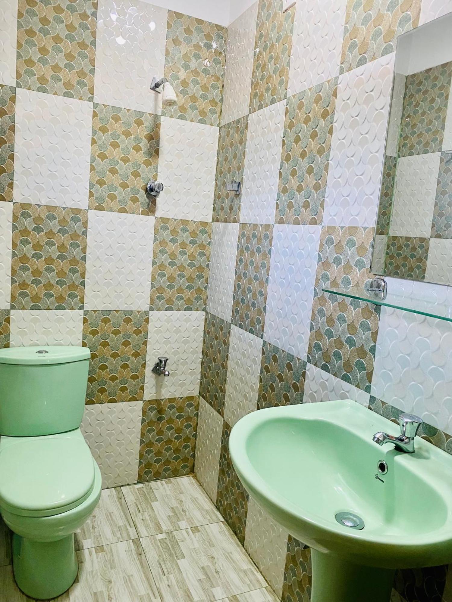 Montana Rest Hotel Анурадхапура Екстериор снимка