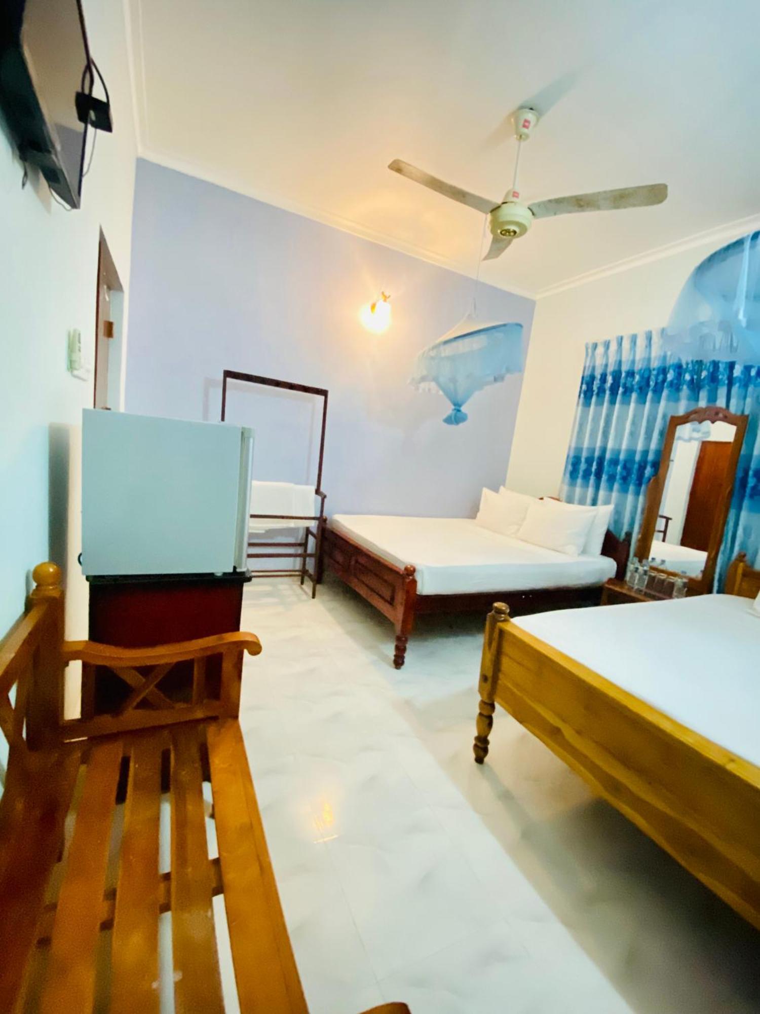 Montana Rest Hotel Анурадхапура Екстериор снимка