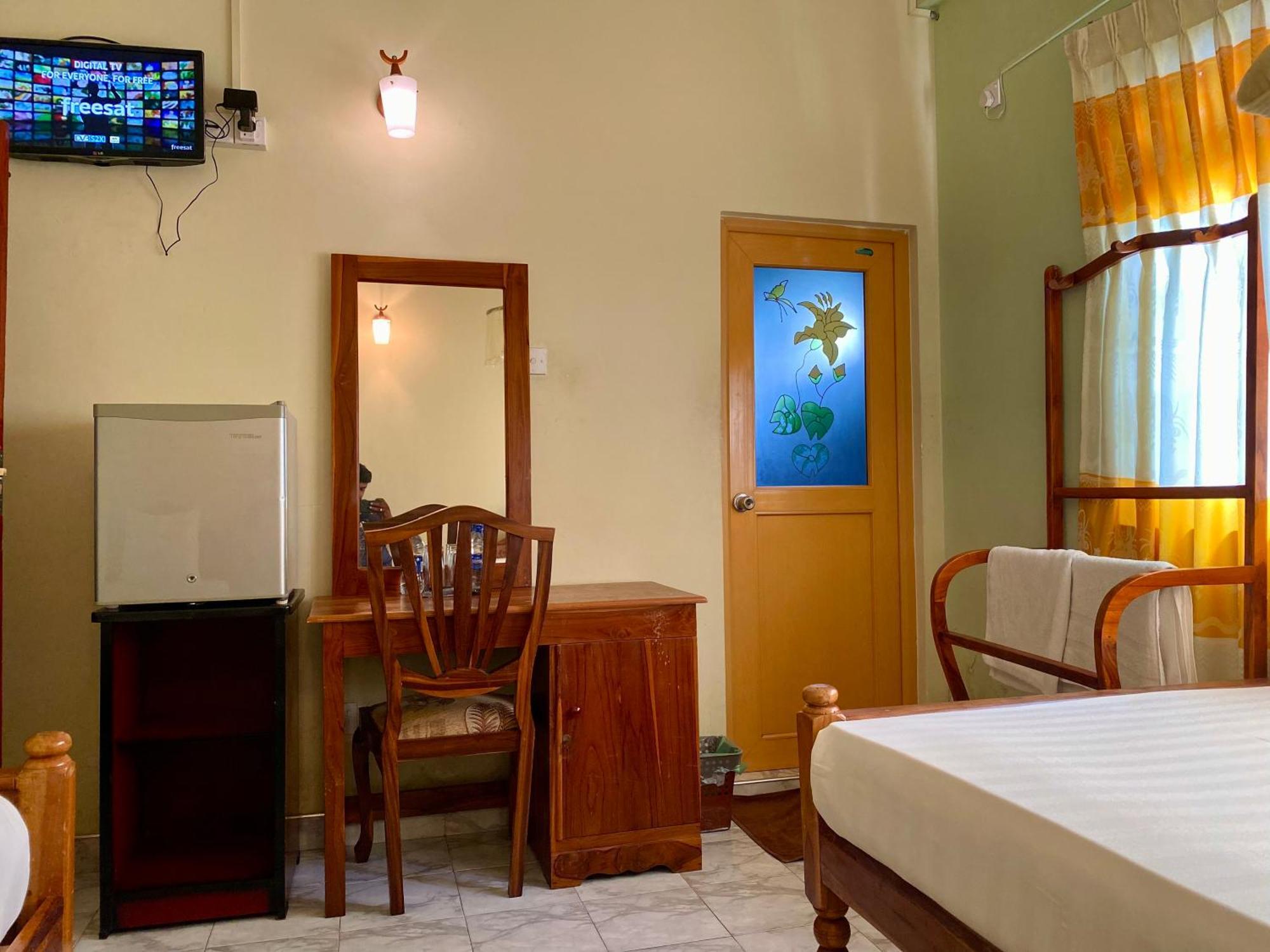 Montana Rest Hotel Анурадхапура Екстериор снимка