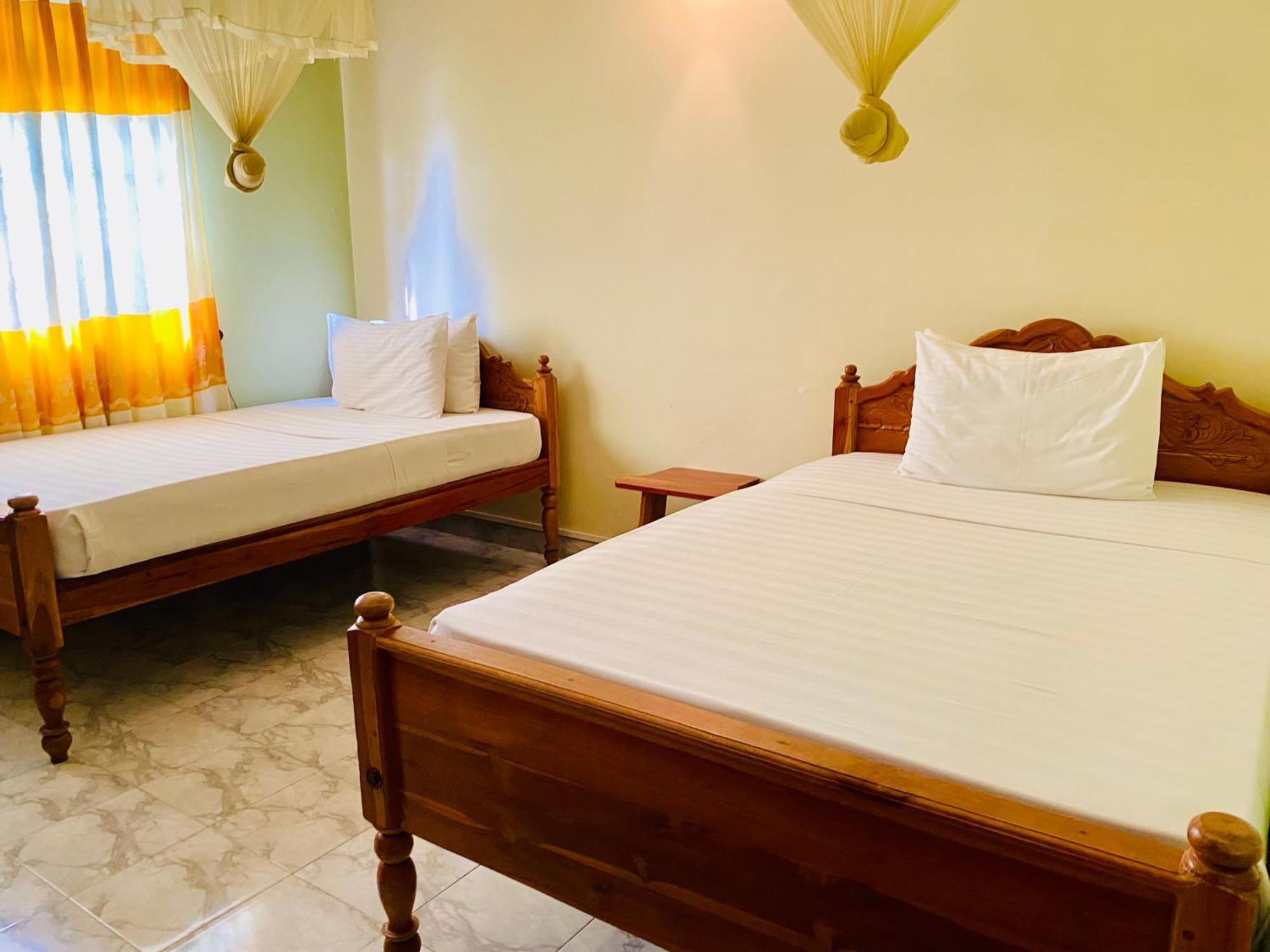 Montana Rest Hotel Анурадхапура Екстериор снимка