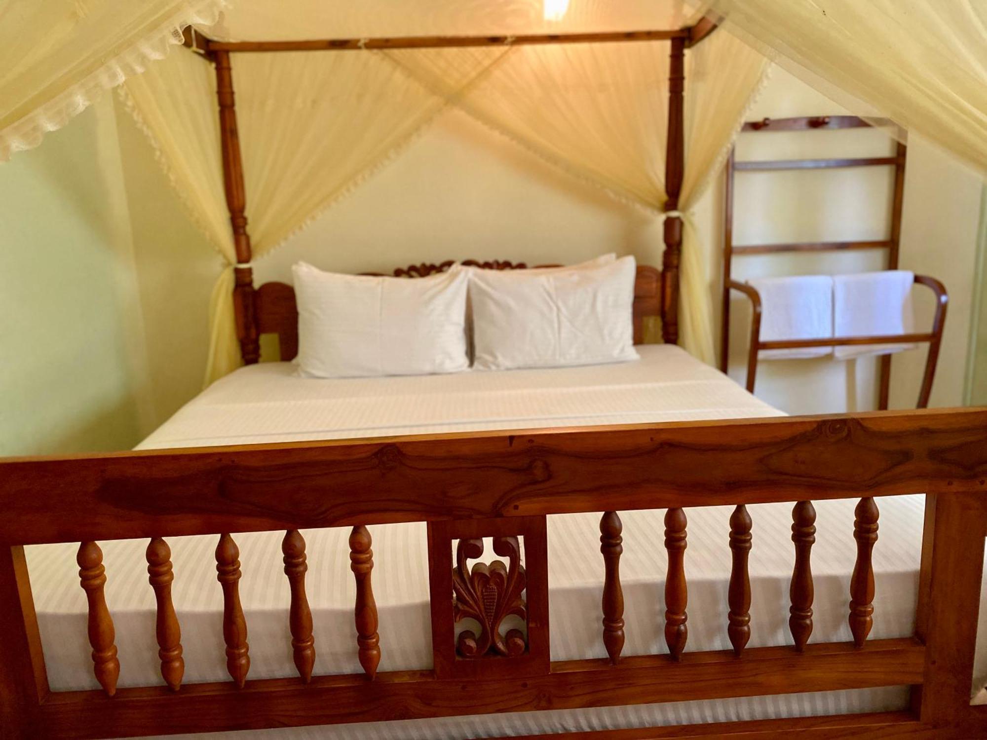 Montana Rest Hotel Анурадхапура Екстериор снимка